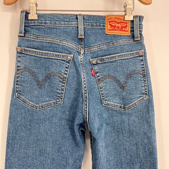 Levis Womens Wedgie Straight Jeans Size 26 Blue Denim - Picture 3 of 7
